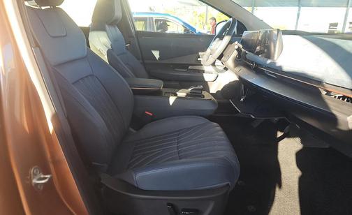 2025 Nissan ARIYA PLATINUM+