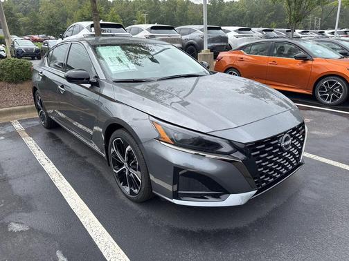 2025 Nissan Altima SR FWD