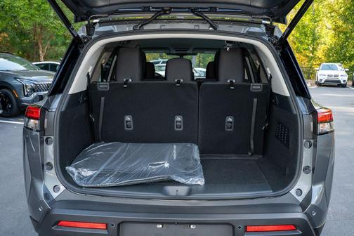 2025 Nissan Pathfinder SV 4WD