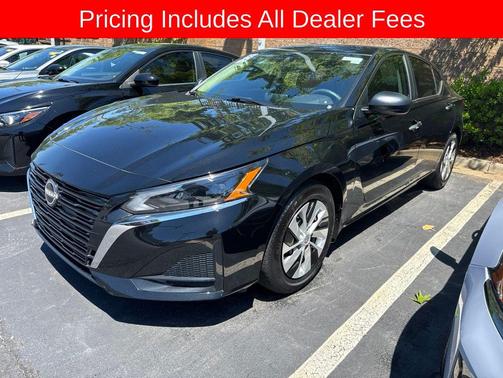 Super Black 2025 Nissan Altima S FWD