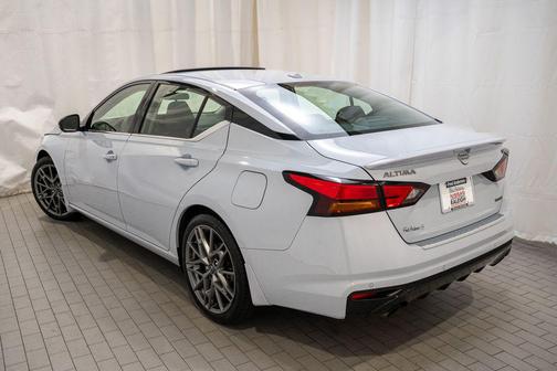 2023 Nissan Altima SR VC-Turbo FWD