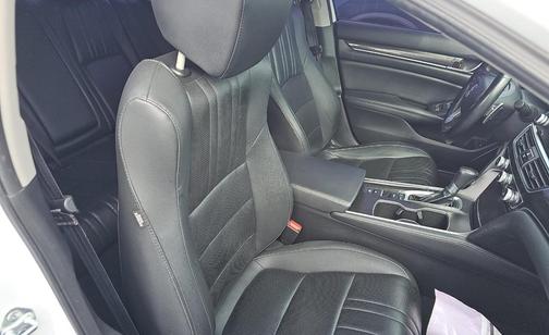 Platinum White Pearl 2021 Honda Accord Sport SE 1.5T