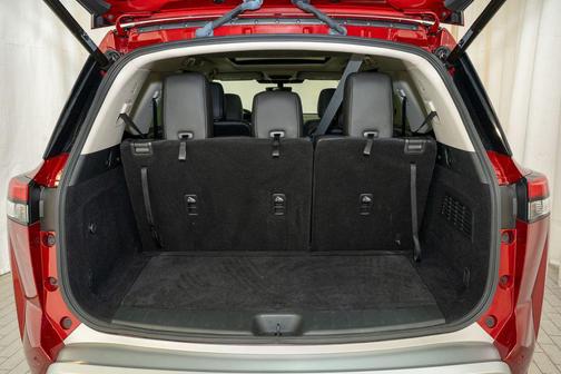 2023 Nissan Pathfinder SL 4WD