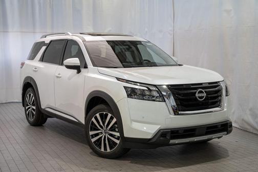 2025 Nissan Pathfinder Platinum 4WD