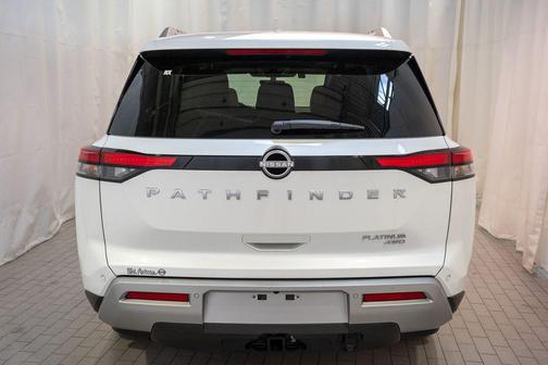 2025 Nissan Pathfinder Platinum 4WD
