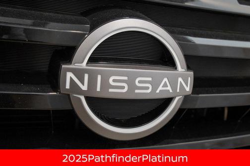 2025 Nissan Pathfinder Platinum 4WD