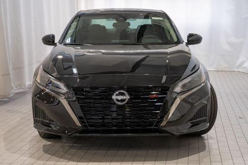 2025 Nissan Altima SR FWD