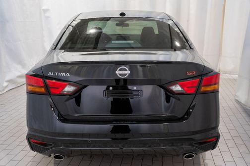 2025 Nissan Altima SR FWD