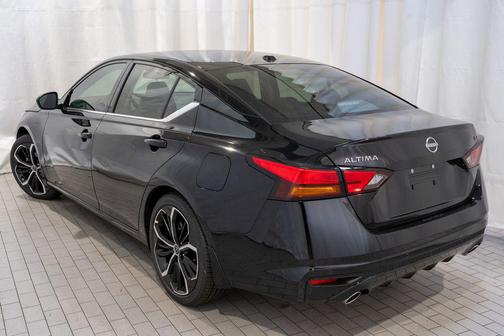 2025 Nissan Altima SR FWD