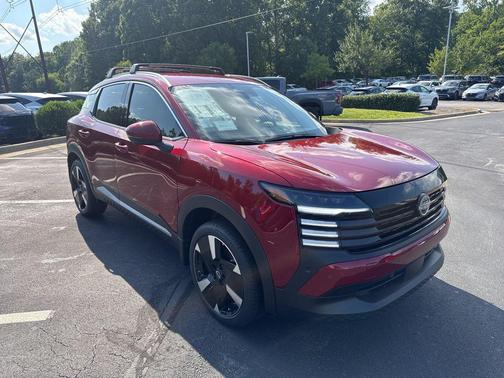 2025 Nissan Kicks SR