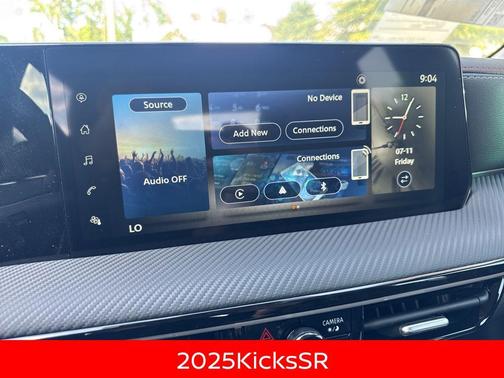 2025 Nissan Kicks SR