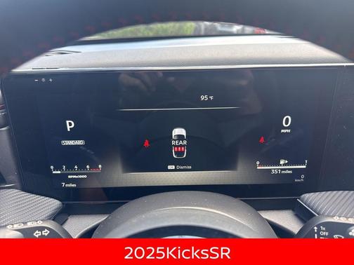 2025 Nissan Kicks SR