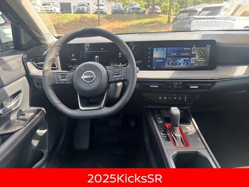 2025 Nissan Kicks SR