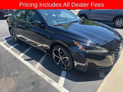Super Black 2023 Nissan Altima SR Intelligent AWD