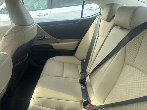 2021 Lexus ES 350 Base