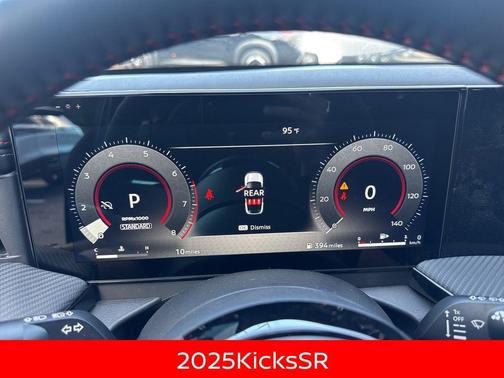 2025 Nissan Kicks SR