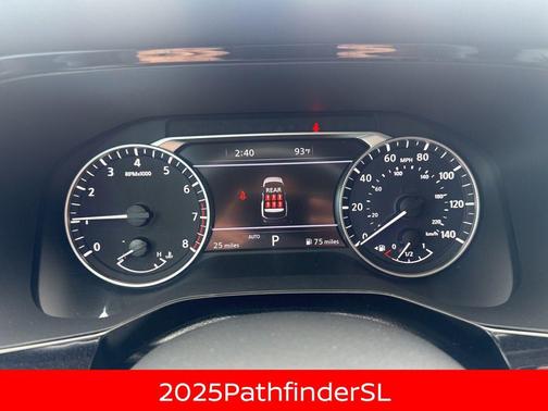 2025 Nissan Pathfinder SL 4WD