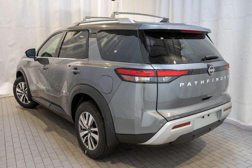 2025 Nissan Pathfinder SL 4WD