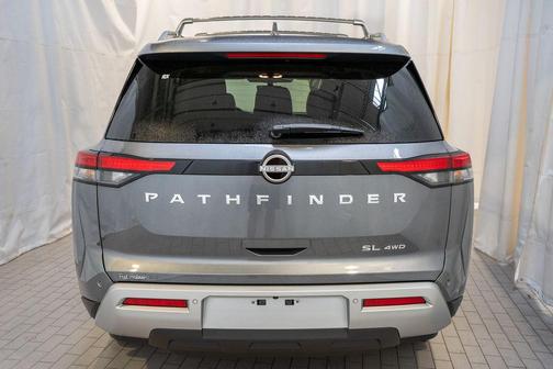 2025 Nissan Pathfinder SL 4WD