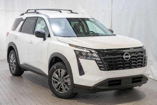 Glacier White 2026 Nissan Pathfinder SV
