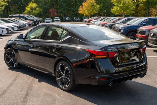 2025 Nissan Altima SR FWD