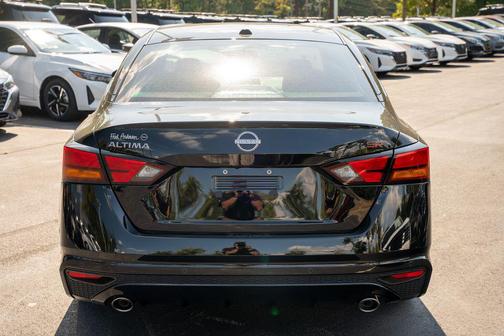 2025 Nissan Altima SR FWD