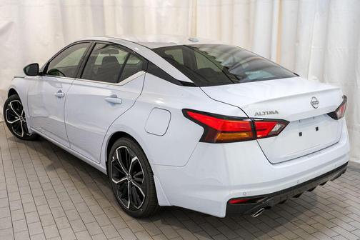 2025 Nissan Altima SR FWD