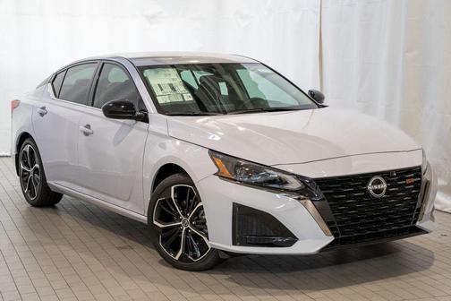 2025 Nissan Altima SR FWD