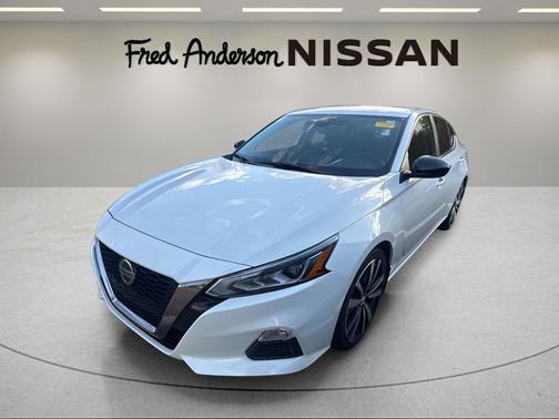 2022 Nissan Altima SR FWD