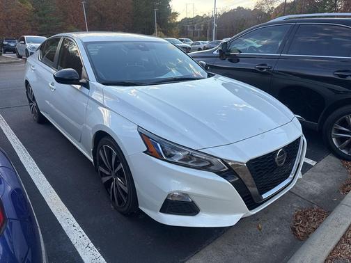 2022 Nissan Altima SR FWD