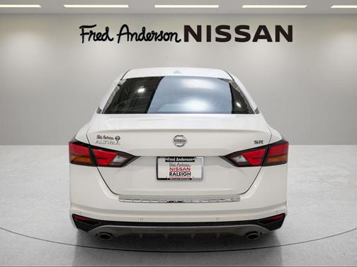 2022 Nissan Altima SR FWD