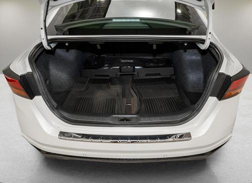 2022 Nissan Altima SR FWD