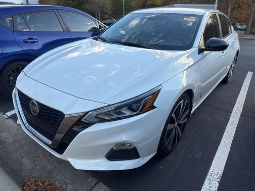 2022 Nissan Altima SR FWD