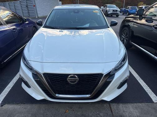 2022 Nissan Altima SR FWD