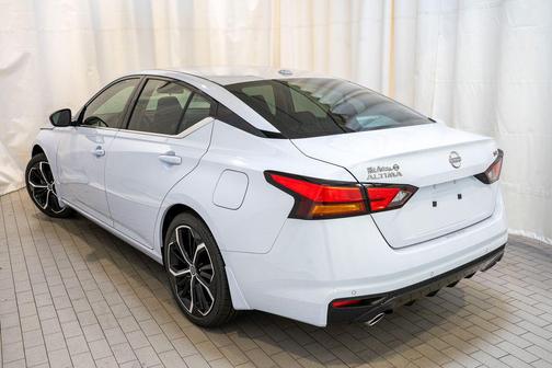 2025 Nissan Altima SR FWD