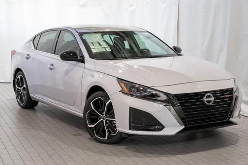 2025 Nissan Altima SR FWD