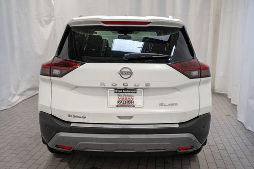2022 Nissan Rogue SL