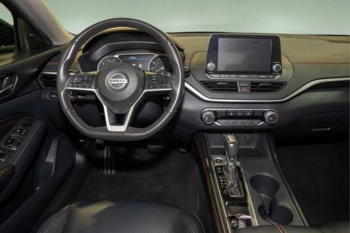 2022 Nissan Altima SR FWD