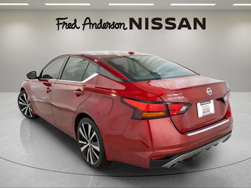 2022 Nissan Altima SR FWD