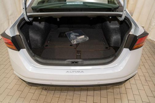 2024 Nissan Altima SR VC-Turbo FWD