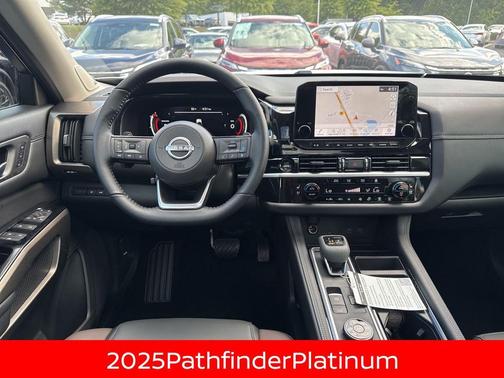2025 Nissan Pathfinder Platinum 4WD