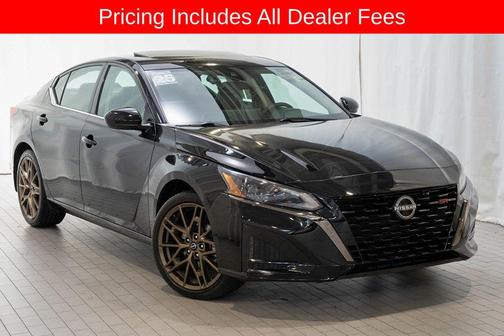 Super Black 2025 Nissan Altima SR FWD