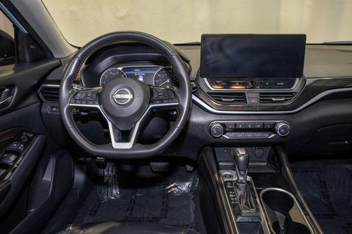 2023 Nissan Altima SR FWD