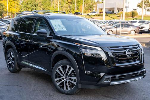 2025 Nissan Pathfinder Platinum 4WD