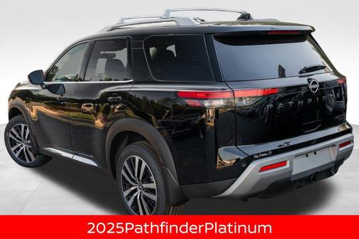 2025 Nissan Pathfinder Platinum 4WD
