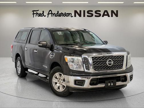 2017 Nissan Titan SV
