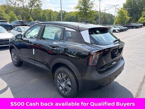 Super Black 2027 Nissan Kicks S