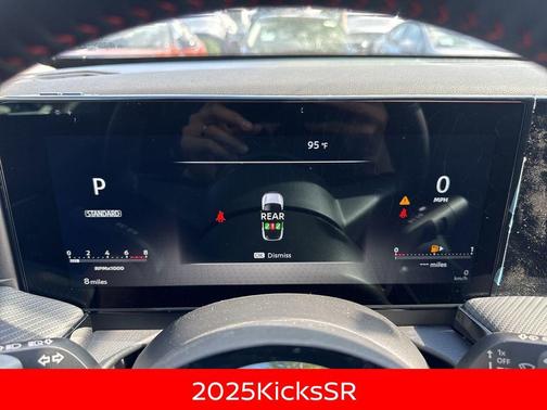 2025 Nissan Kicks SR
