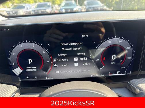 2025 Nissan Kicks SR