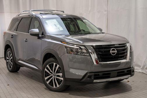 2025 Nissan Pathfinder Platinum 4WD